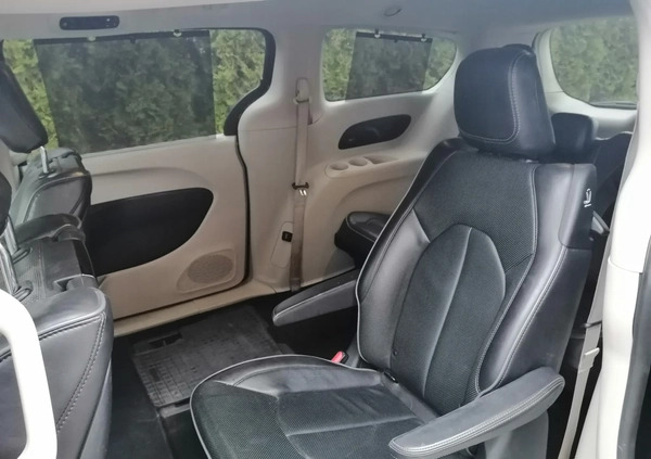 Chrysler Pacifica cena 139000 przebieg: 98425, rok produkcji 2019 z Mogilno małe 56